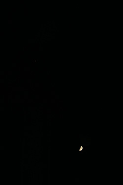 130616_crescent_moon.jpg