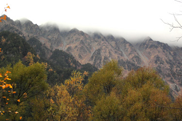 131031_foggy_mountains.jpg